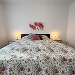 Sunnyside Apartmanhaz 公寓 佐洛卡罗斯