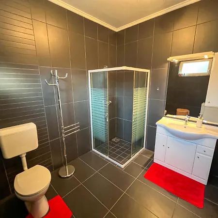 Sunnyside Apartmanhaz * Zalakaros