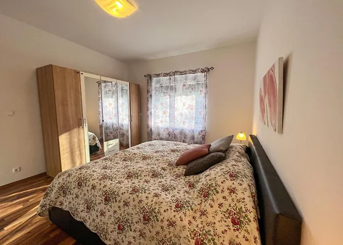 Sunnyside Apartmanhaz