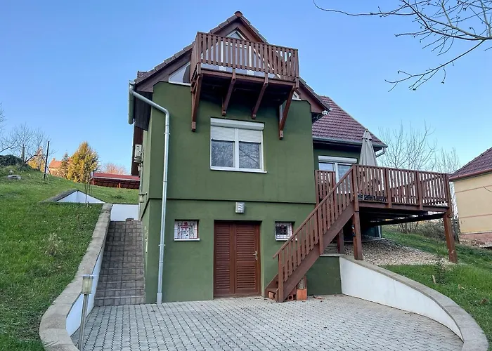 Sunnyside Apartmanhaz Апартаменты *