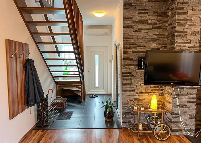 Sunnyside Apartmanhaz Апартаменты *